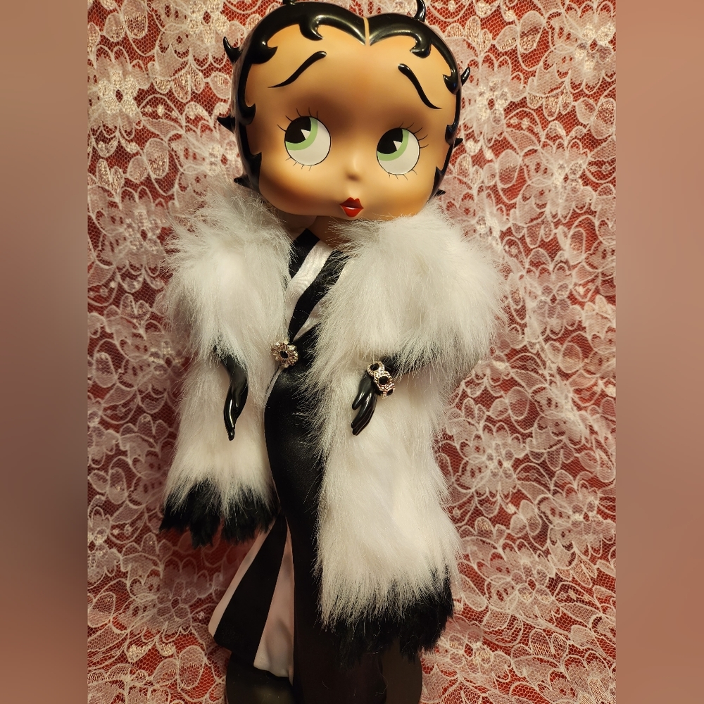 Rare Limited Edition Danbury Mint Betty Boop "Dress To Perfection"
